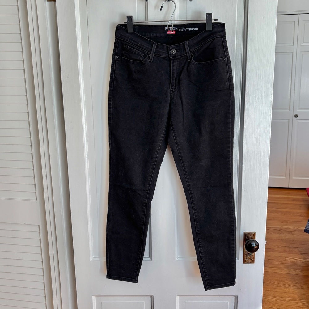 Denizen from Levi's Women's Black Skinny Jeans (size 10)
